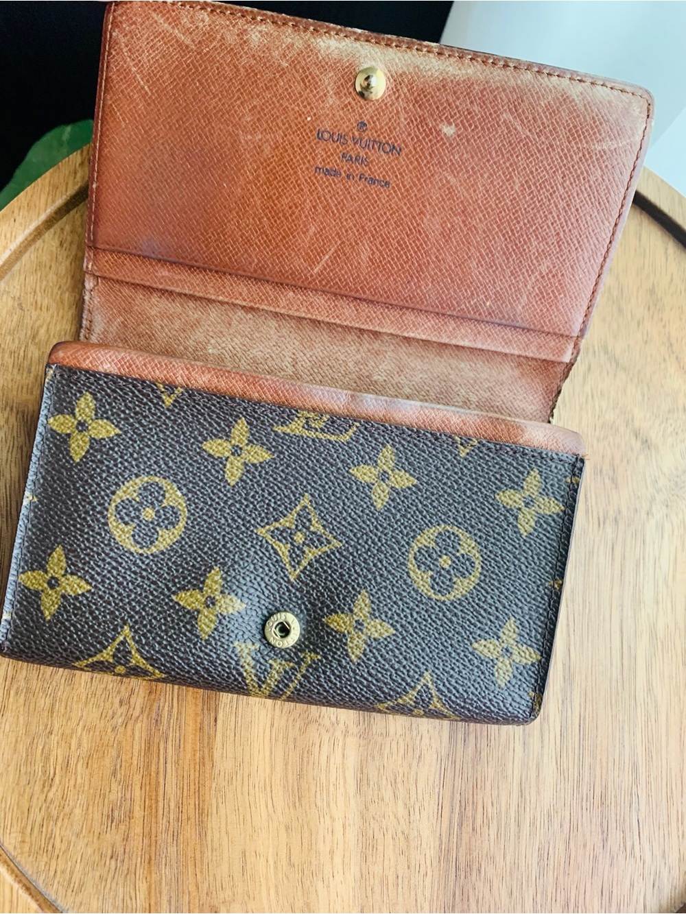 Louis Vuitton Monogram Canvas Trifold Wallet in Brown with Gold Accents Vintage - Picture 3 of 7